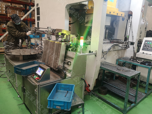 天津車(chē)門(mén)涂膠設(shè)備選購(gòu)注意事項(xiàng)